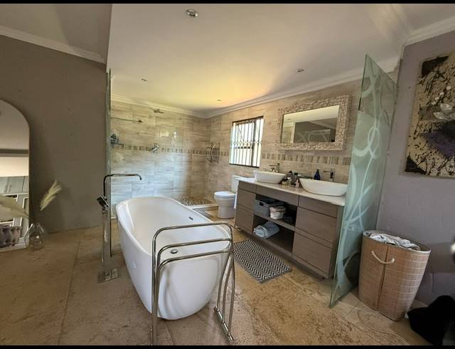 5 BEDROOM HOUSE FOR SALE IN CRYSTAL PARK